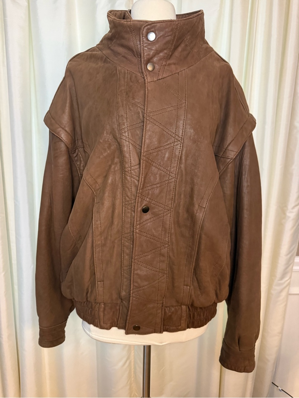 Men's Brown Leather Bomber Jacket - Rugged Quilted Panel Design - Picture 2 of 15